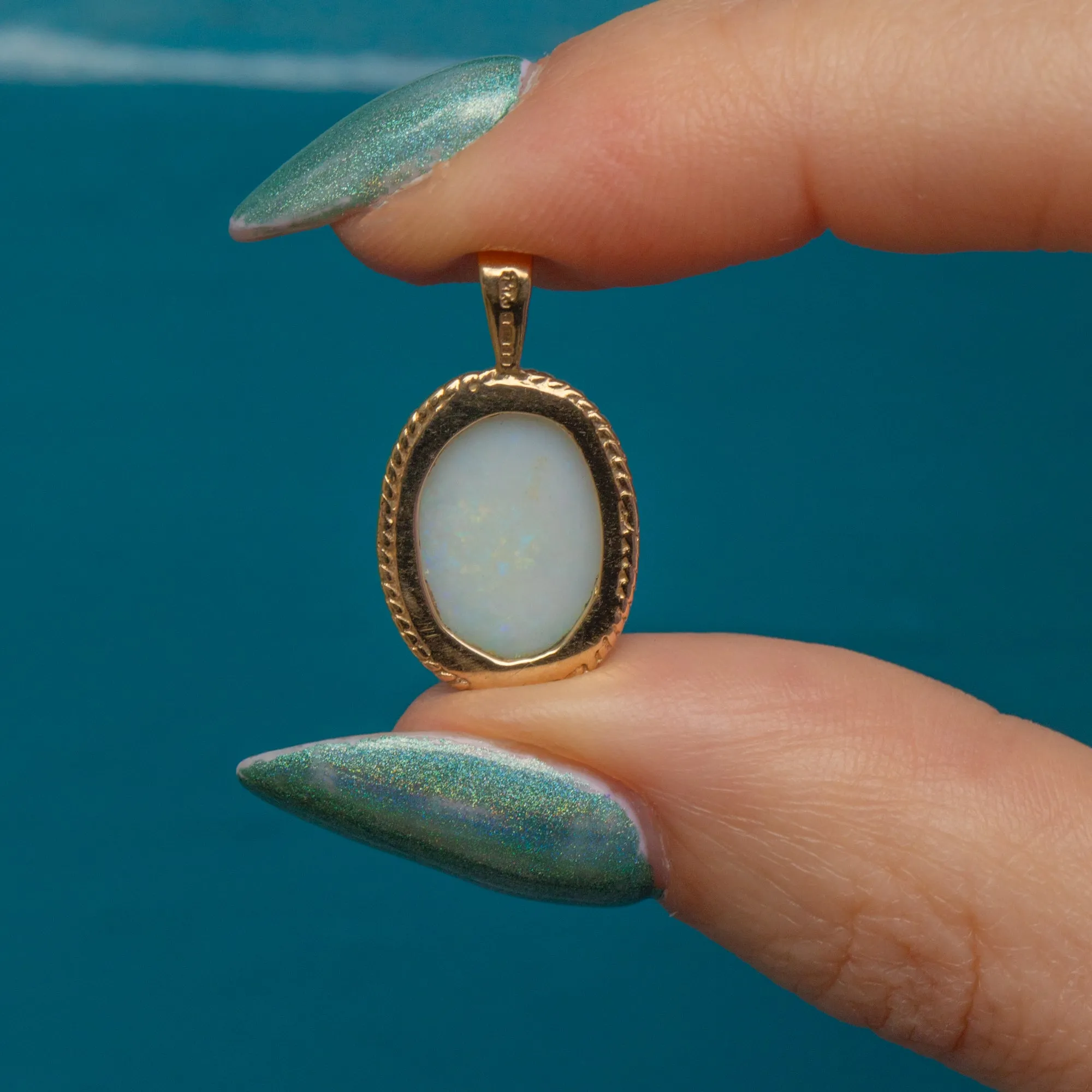 9ct Gold Opal Pendant