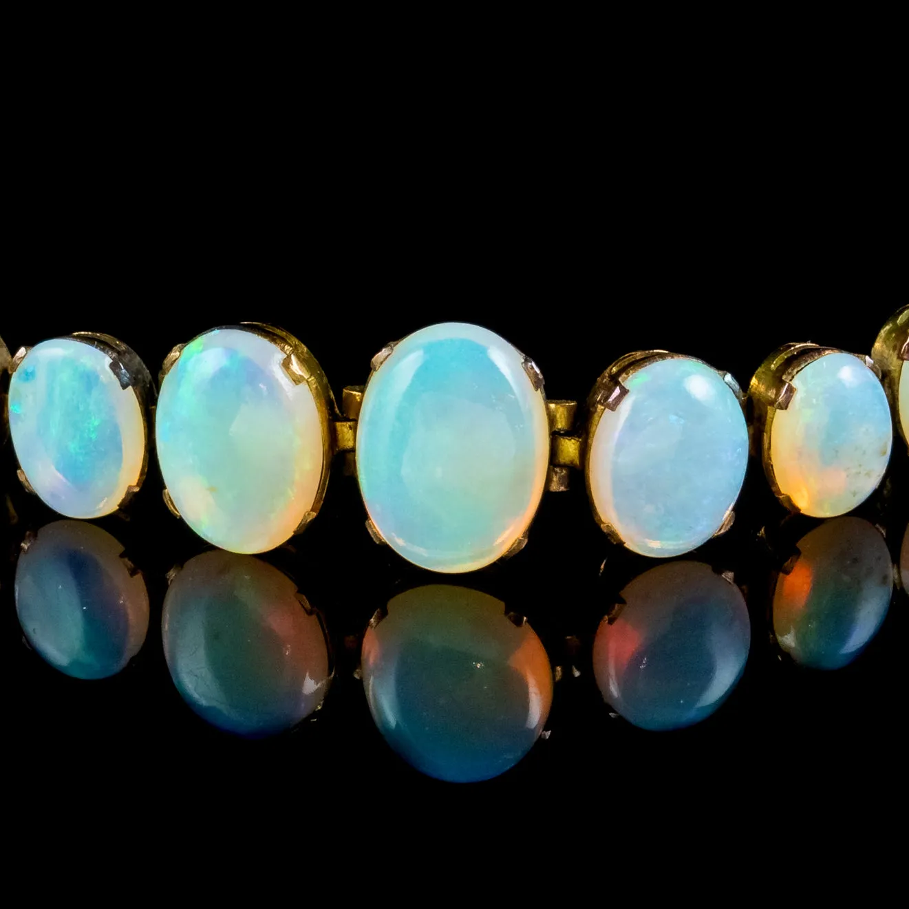 ANTIQUE VICTORIAN OPAL BRACELET 15CT GOLD CIRCA 1900