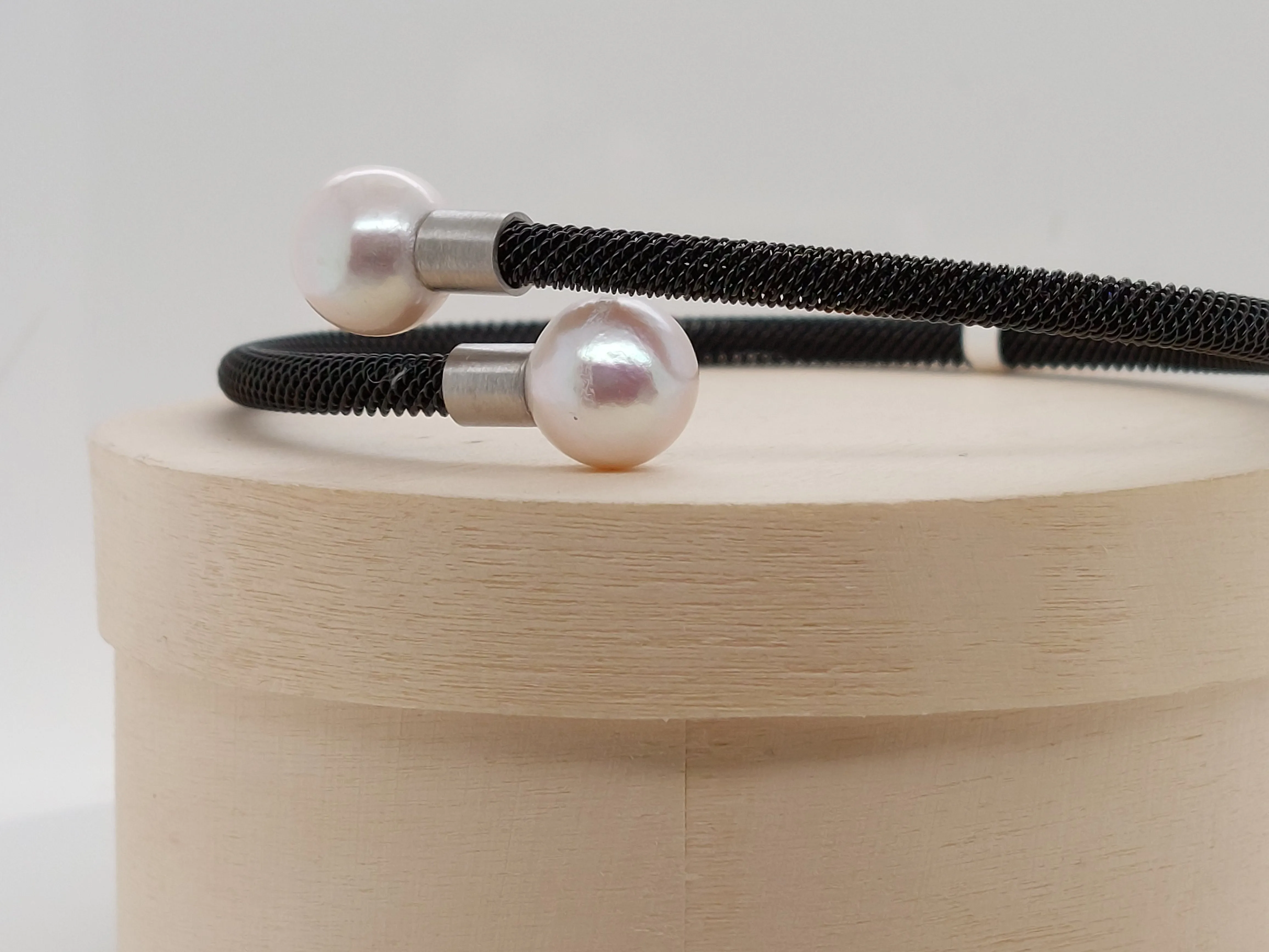 Crossover Pearl Bracelet