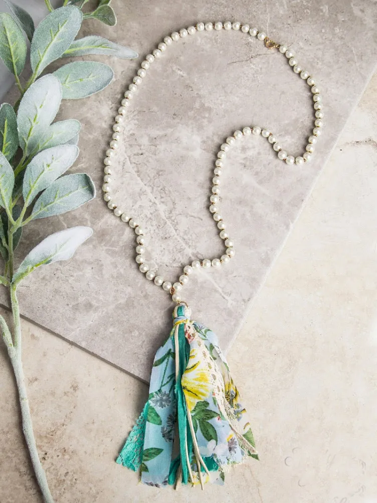 Field of Flowers Pearl Tassel Necklace