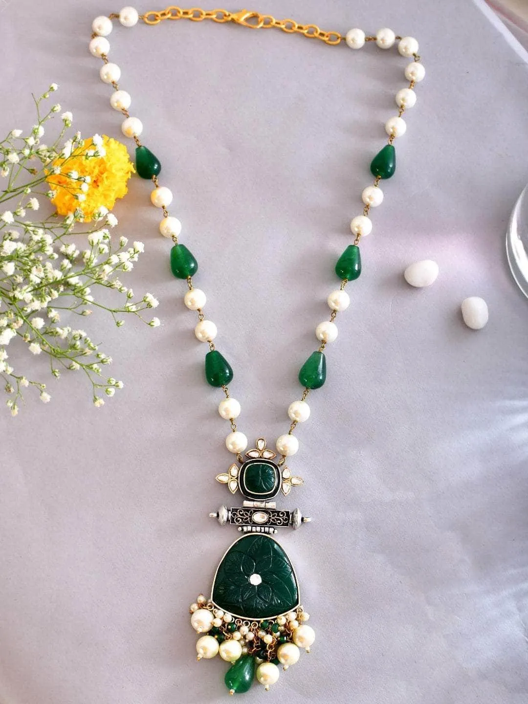 Green And White Beaded Pendant Necklace Set