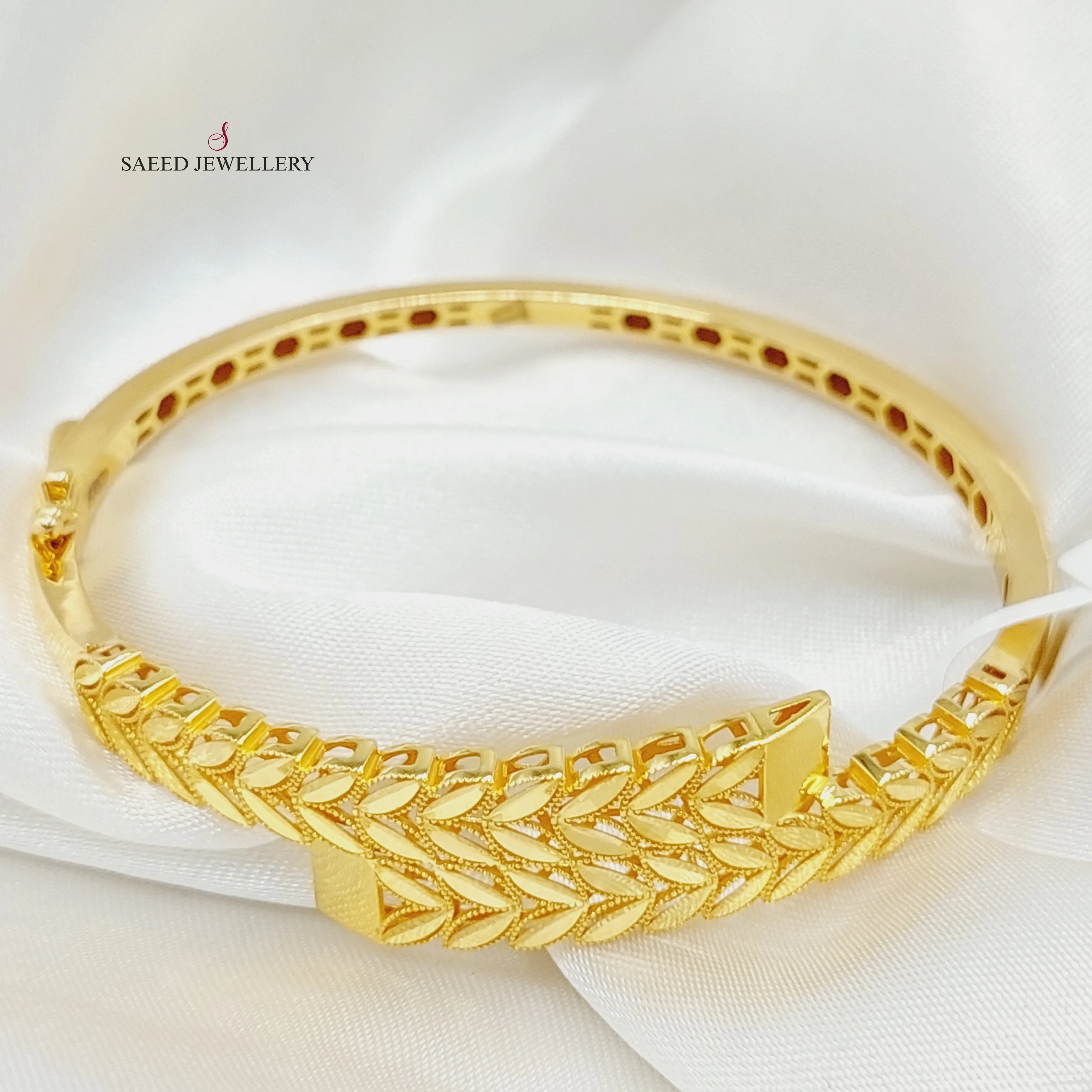 Leaf Bangle Bracelet