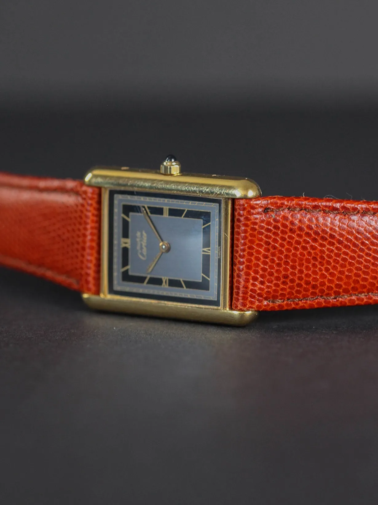 Must de Cartier Tank Grey Roman