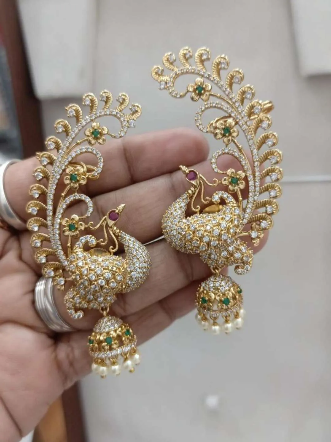 Peacock Earcuff Jumka