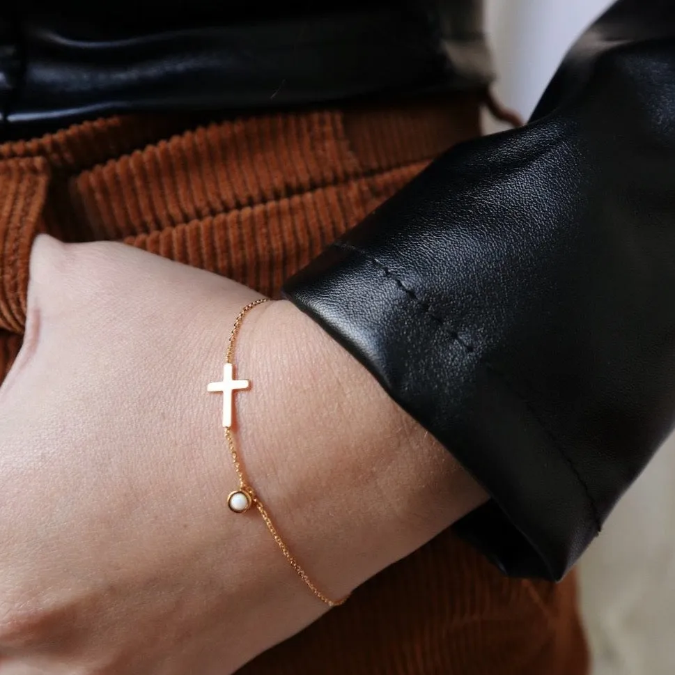 The Cross Chain Bracelet