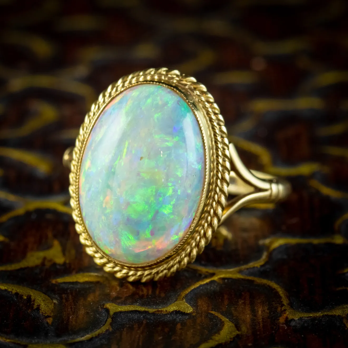 Vintage Opal Ring 18Ct Gold Natural 8Ct Opal Circa 1980